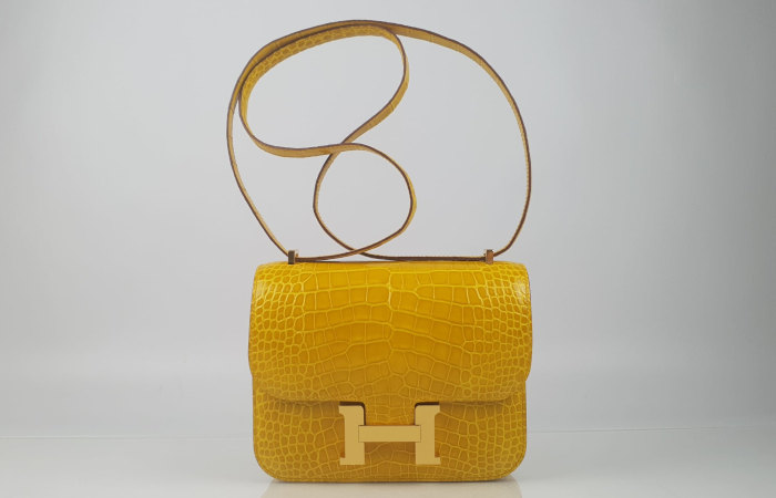 hermes-mini-constance-alligator-mississippiensis-jaune-ambre-gold-hardware